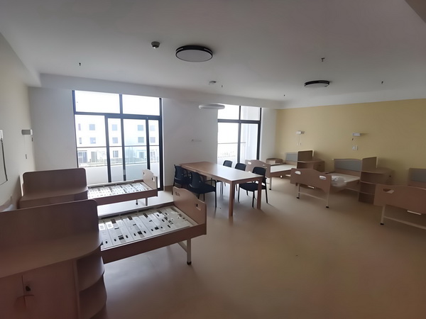 不会唱歌却开演唱会，58岁的郑伊健消费情怀？